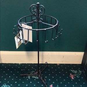 Spinning jewlery stand